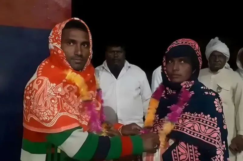 नीले ड्रम से डरा पति, 22 साल के भतीजे को सौंप दी पत्नी, पिछले 5 साल से चल रहा था चक्कर