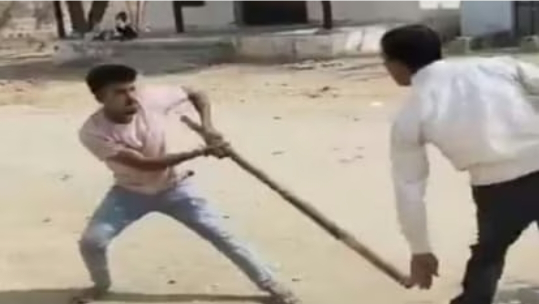 Bikaner Rajasthan News- जाति प्रमाण पत्र पर साइन नहीं करने पर दलित समाज के युवक ने जाट समाज के प्राचार्य पर किया �